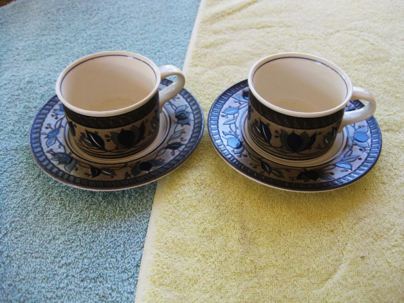 MIKASA INTAGLIO ARABELLA 2 TEA/COFFEE CUPS & SAUCERS