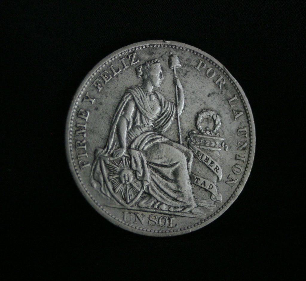 1895 1 Sol Peru Large Silver dollar size World Coin KM196.26 Seated