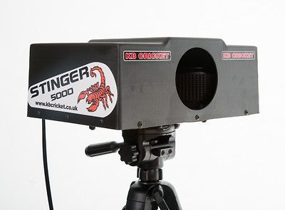 STINGER5000 Cricket Bowling Machine With 6 free balls 