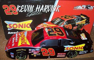 KEVIN HARVICK #29 SONIC 2002 1/24 ACTION LIONEL B/W BANK