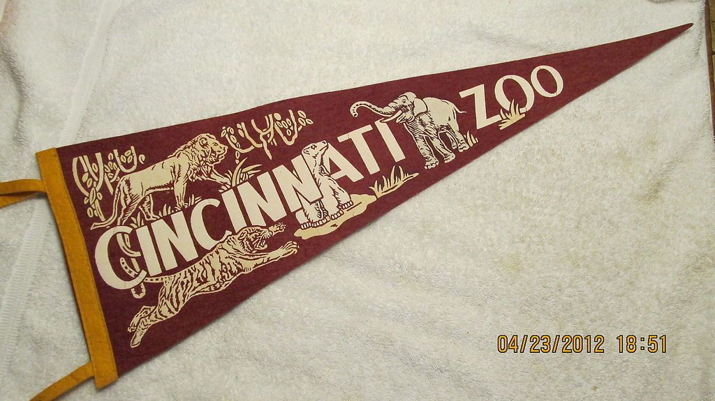 Vintage Pennant Cincinnati Zoo W/Lion Tiger Elephant Polar Bear 26