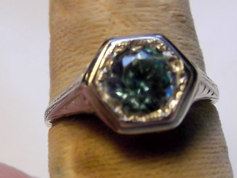 White Gold Solitare Ring Blue Topaz S 6 1/2