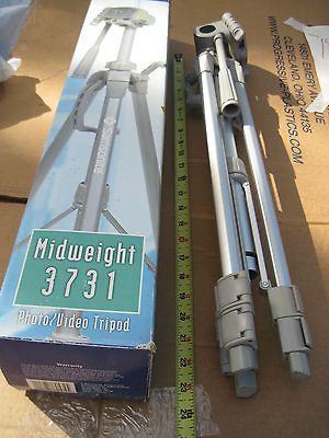 Samsonite Camera Tripod 3731 Midweight 57 Extended Estate Sale in Box