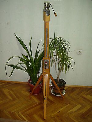 VINTAGE RARE HAND CRANK METAL & WOOD TRIPOD