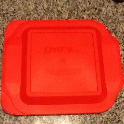 Pyrex 8 Square Plastic Lid   Red