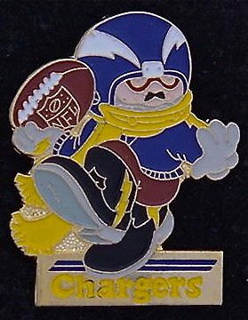 San Diego Chargers ~ NFL ~ Huddles Pin   80s Vintage