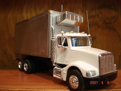 SPEC CAST PETERBILT 10 WHEEL CAB W/ CUSTOM REFRIGERATOR BODY 1/64