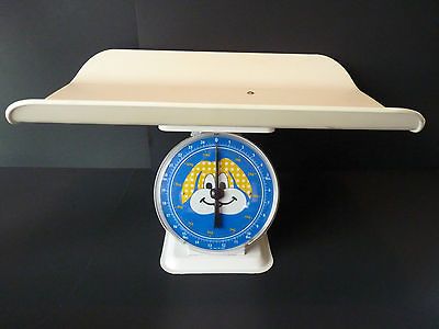 Vintage Working Baby Scale Weighs 0 12 Kg or 0 25 Lbs Good Condition