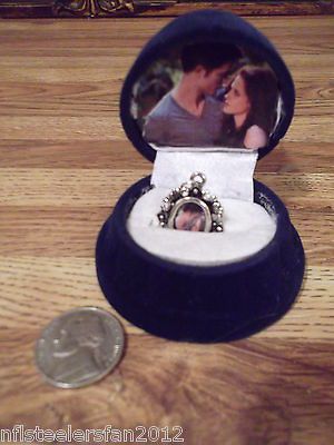 Breaking Dawn 2 Bella Edward Cullen Necklace & Bell keepsake box RARE