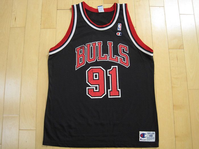 BEAT UP 90s vintage CHICAGO BULLS DENNIS RODMAN JERSEY shirt LARGE