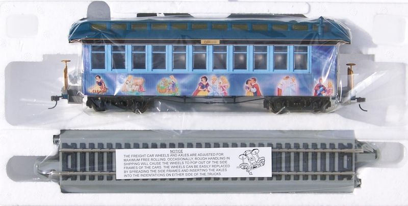 HAWTHORNE VILLAGE On30 BACHMANN DISNEY THE PRINCESS PASSENGER CAR 008