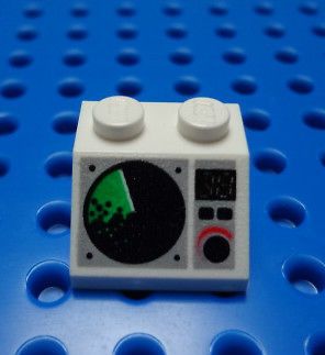 LEGO Decorated 2 X 2 Slope with Radar Scope Pattern