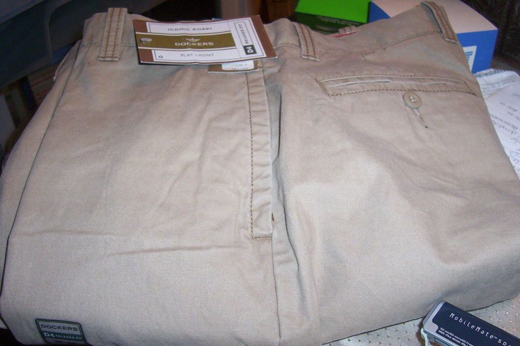 NWT $55 DOCKERS ICONIC KHAKI RELAXED FIT CHINO PANTS BEIGE 36 X30