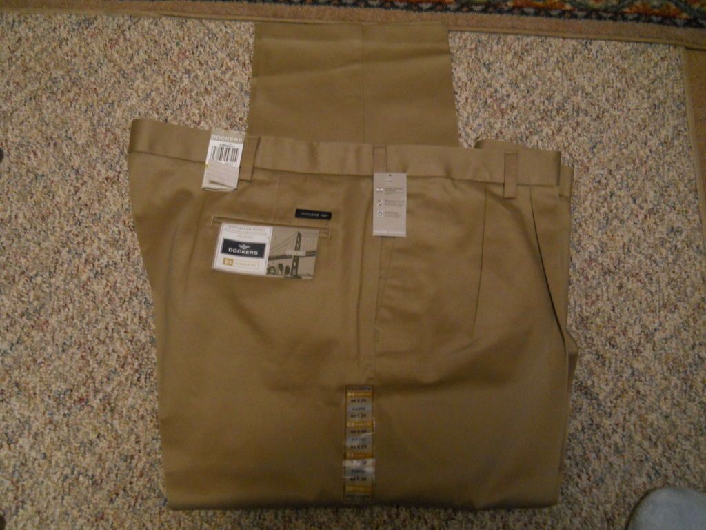 DOCKERS BIG AND TALL D3 SIGNATURE KHAKI PLEATED PANTS   NEW