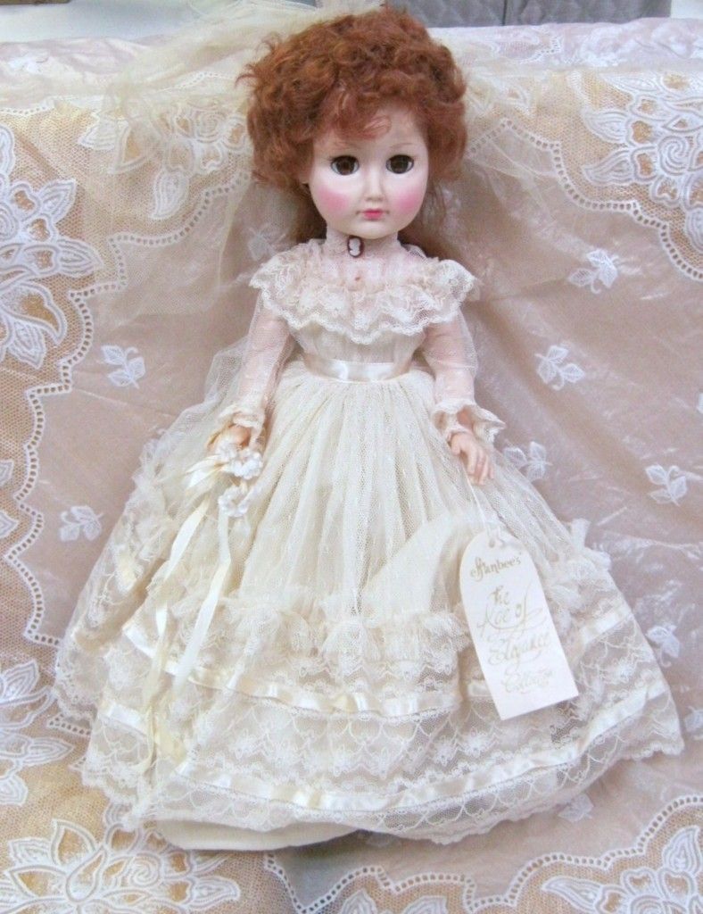 18 VINTAGE EFFANBEE OLD VIENNA BRIDE VINYL DOLL