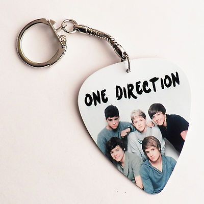 ONE DIRECTION extra LARGE Guitar plectrum picks KEYRING