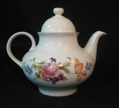 HENNEBERG PORZELLAN HEP46 TEAPOT Scalloped Gold Trim