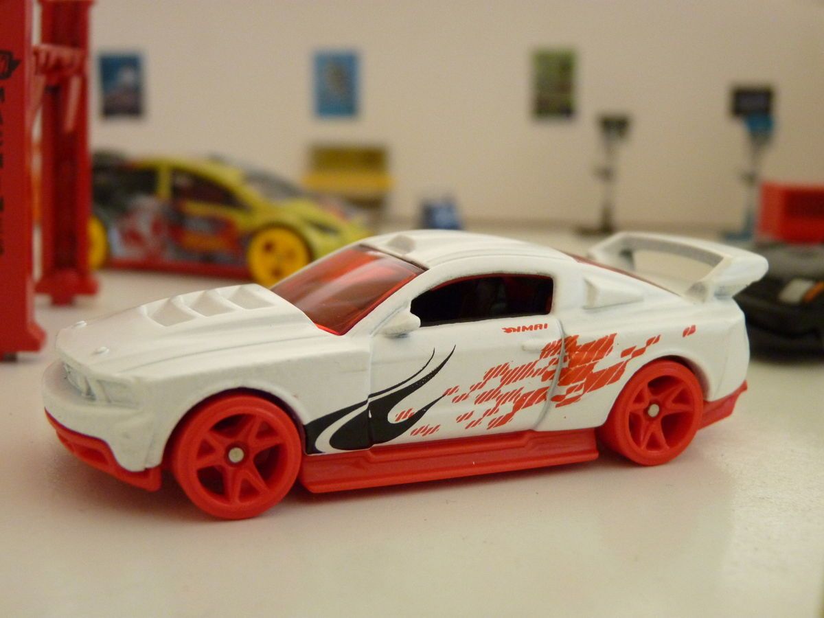  Wheels matte white Custom 12 Ford Mustang TEAM Hot Wheels loose 1 64