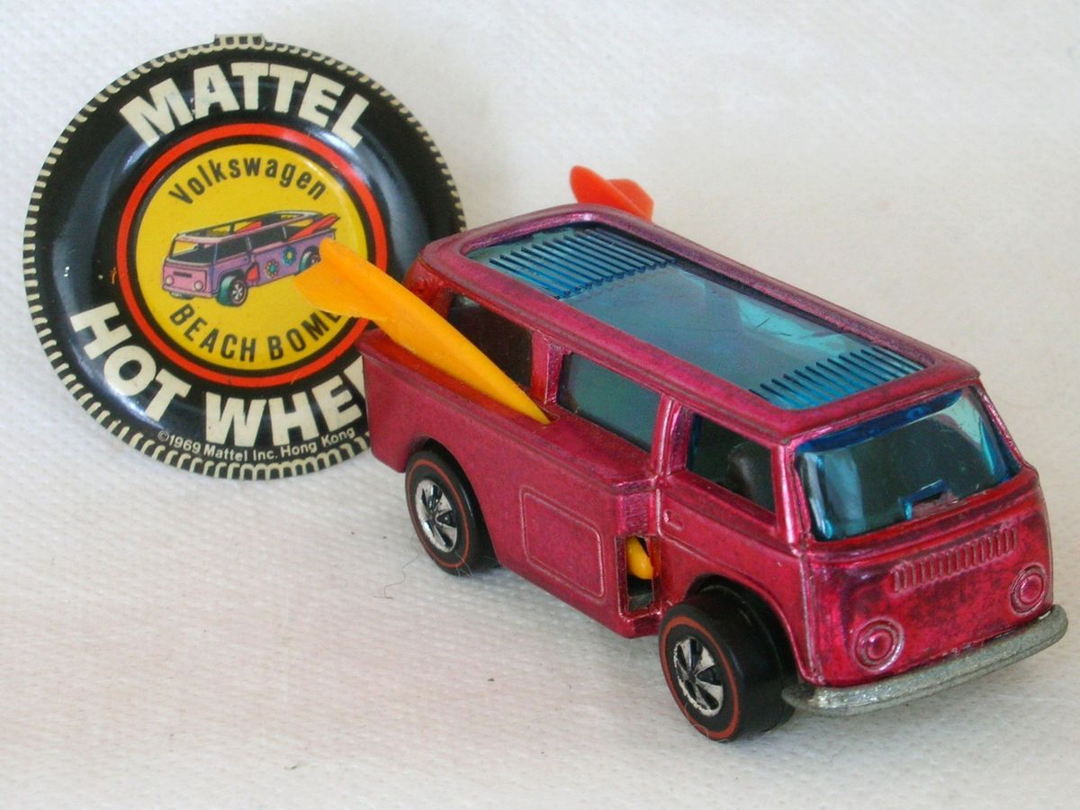 RARE1969 Hotwheels VW Bus Red Line Beach Bomb Beautiful w Pin