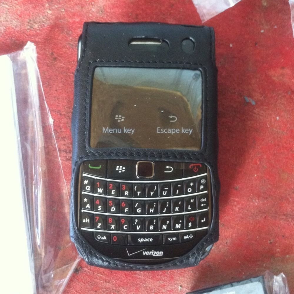 New in Box Blackberry Bold 9650 Verizon Accessories E1 712