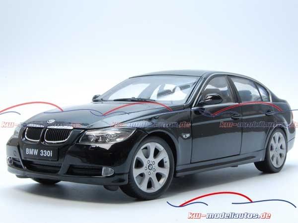 Modellauto BMW 330i schwarz, Maßstab 118, Welly